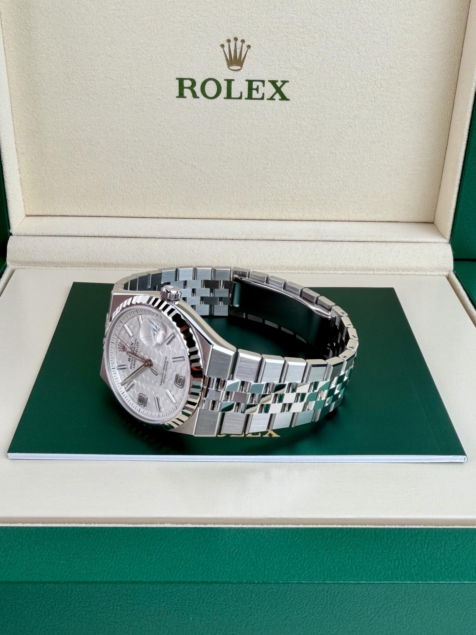 Rolex Land-Dweller 127234 view 4