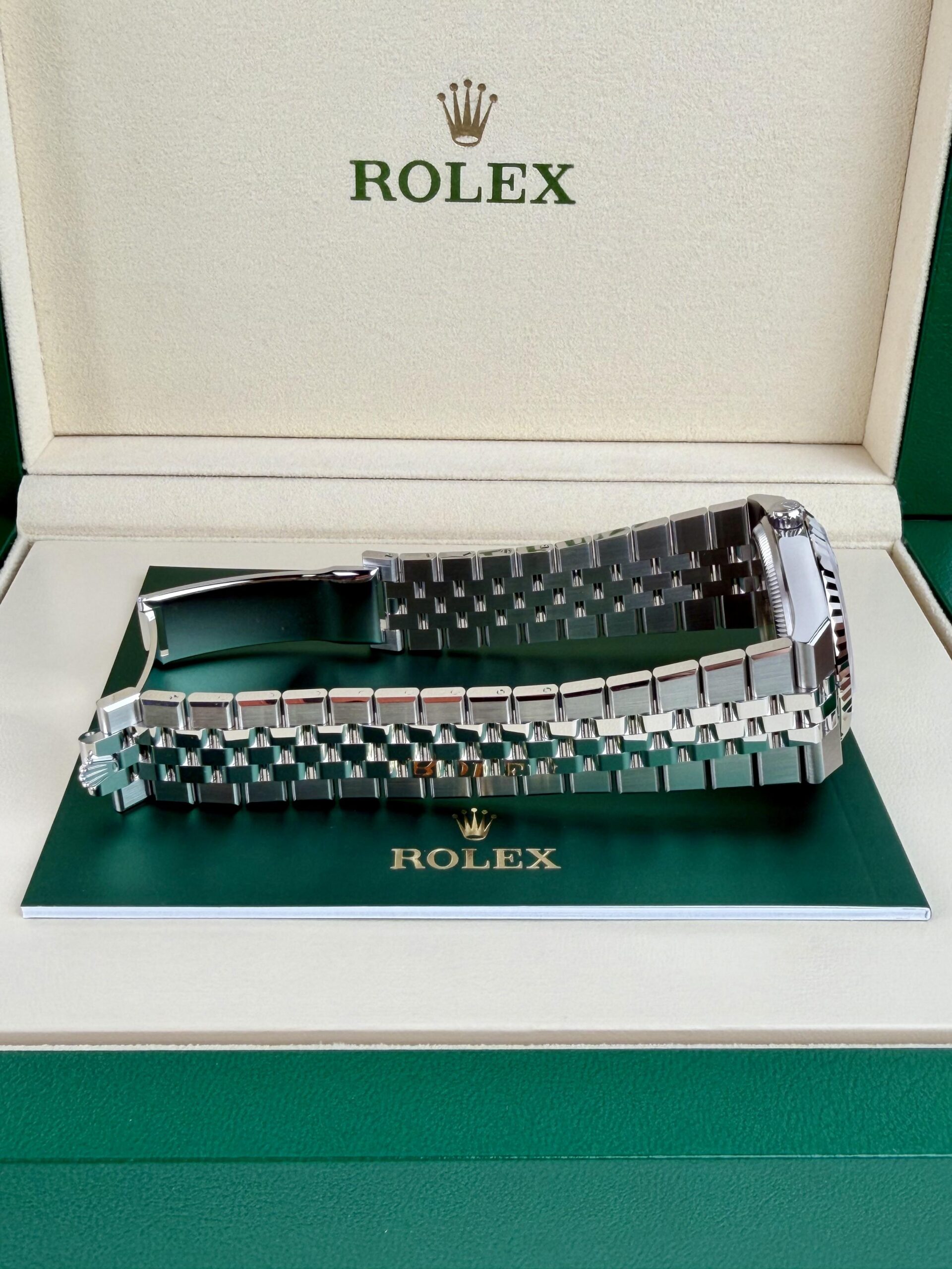 Rolex Land-Dweller 127234 view 9