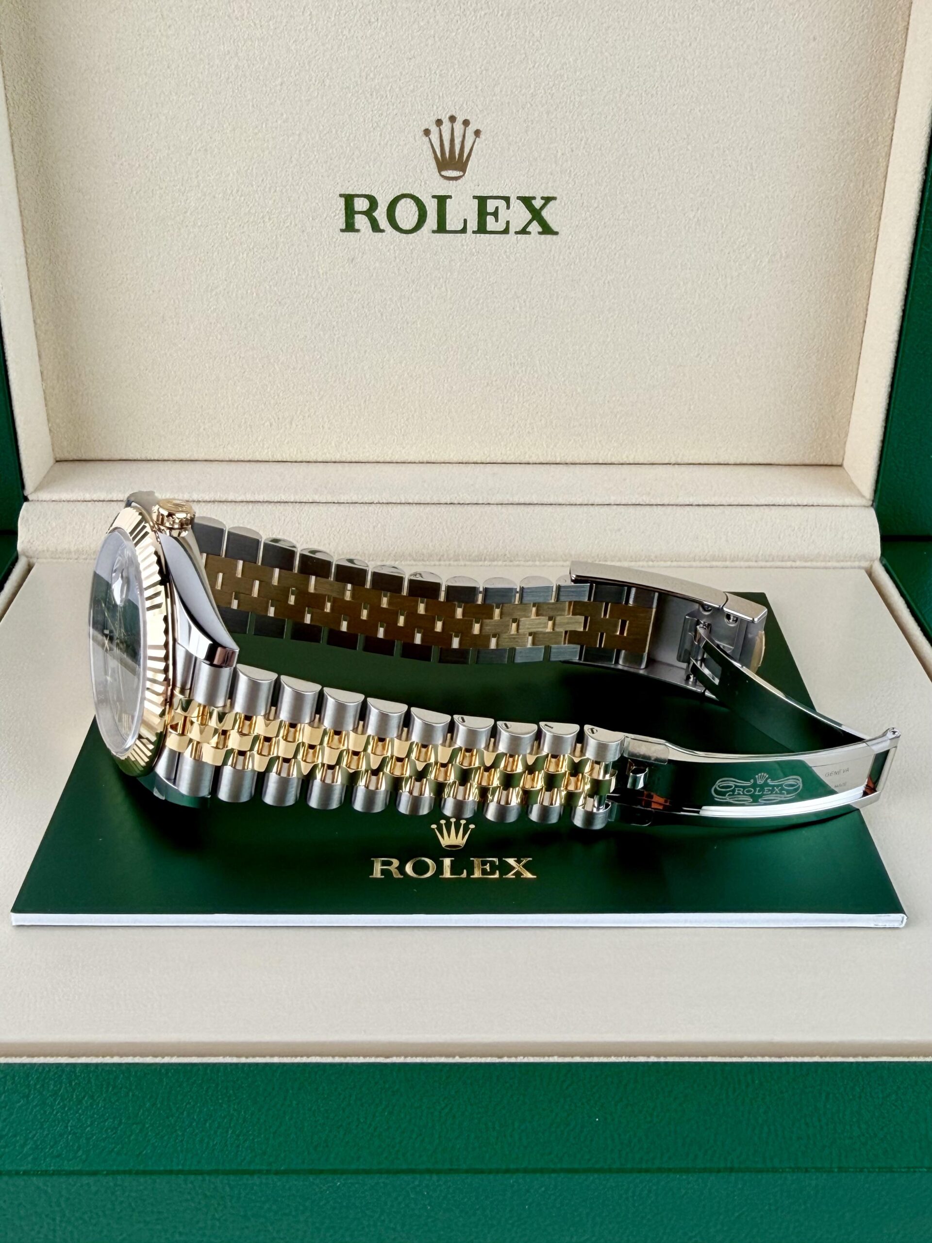 Rolex Datejust 126333 view 5