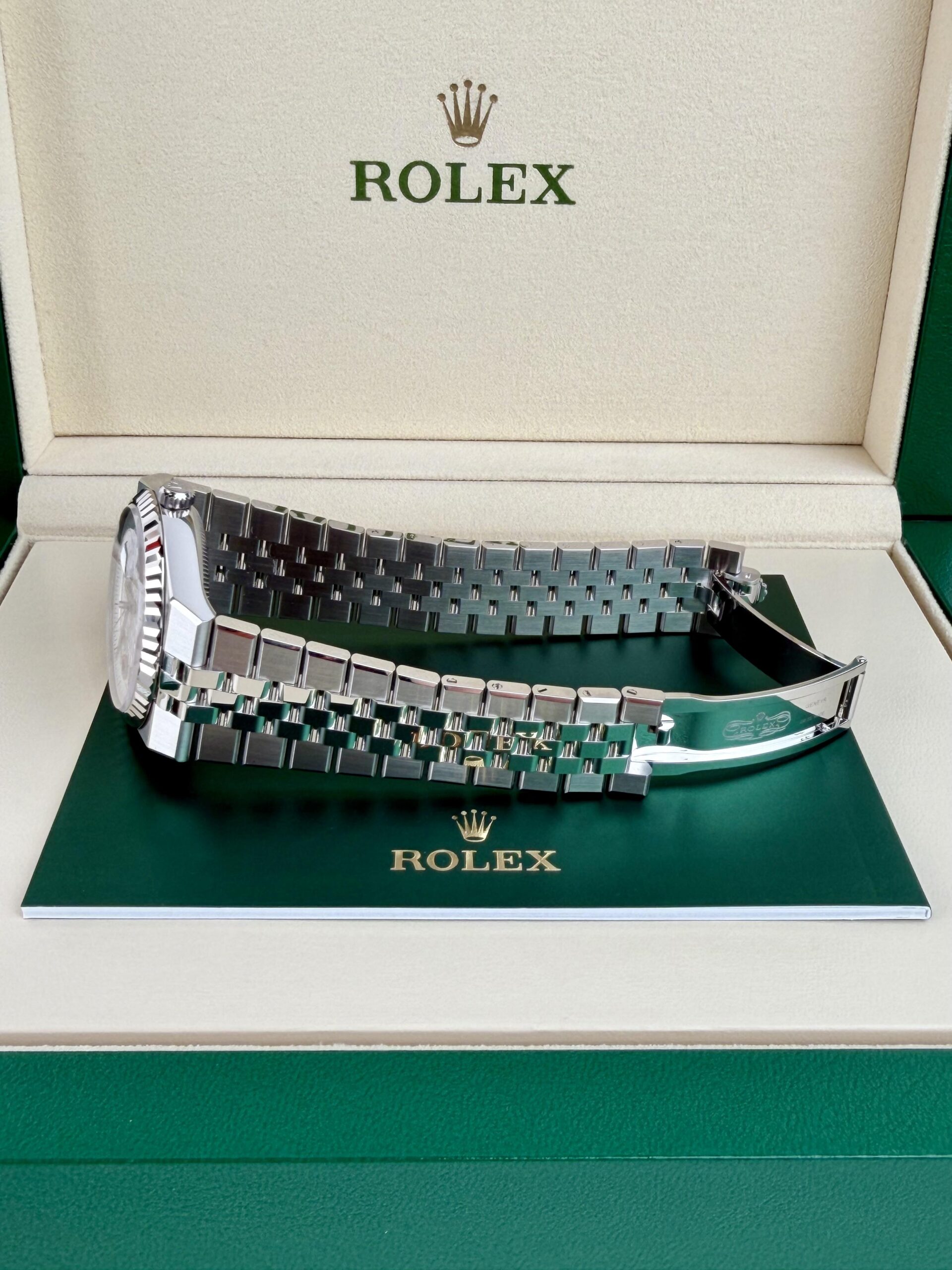 Rolex Land-Dweller 127234 view 5