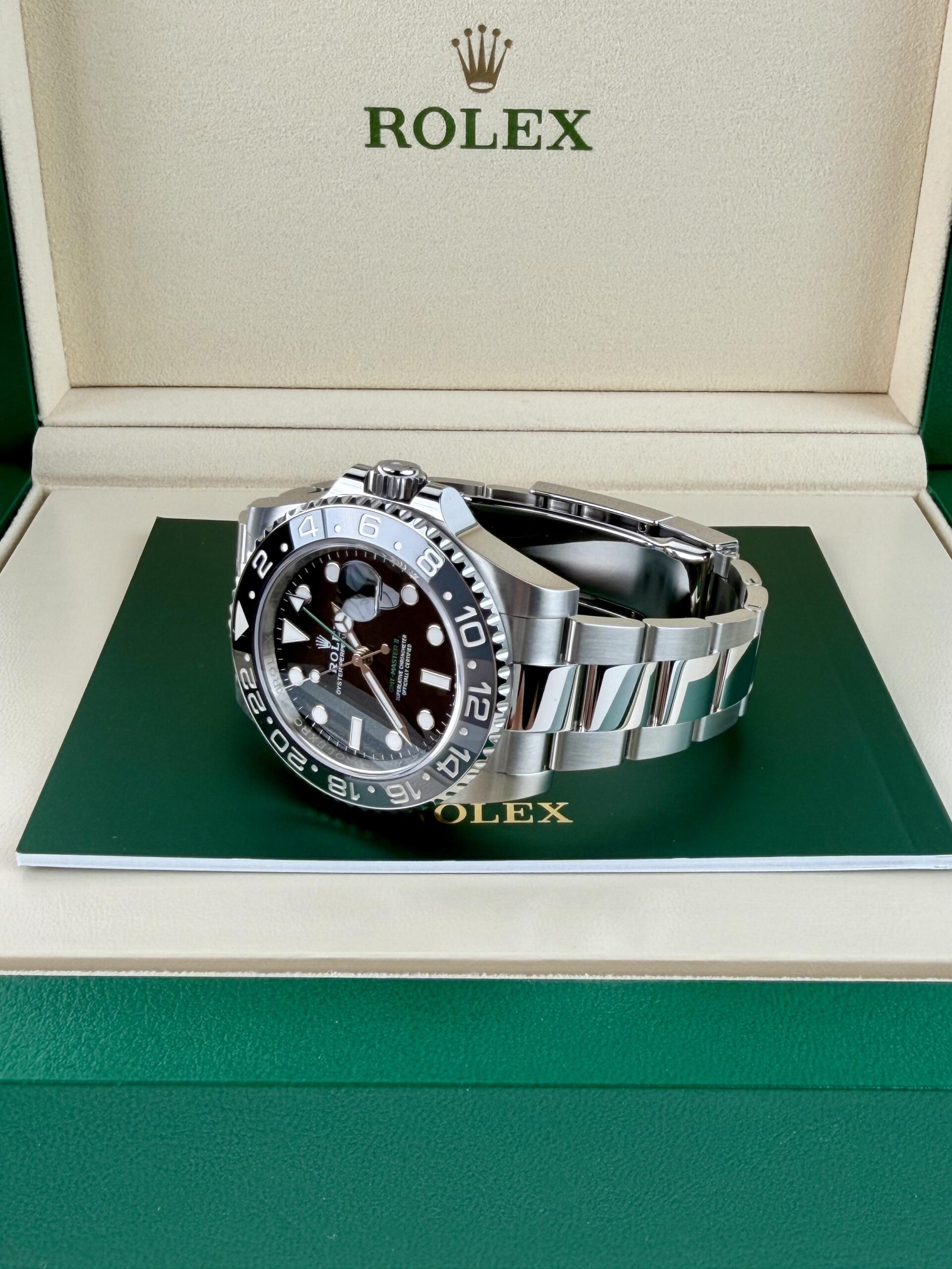 Rolex GMT-Master II 126710GRNR view 4