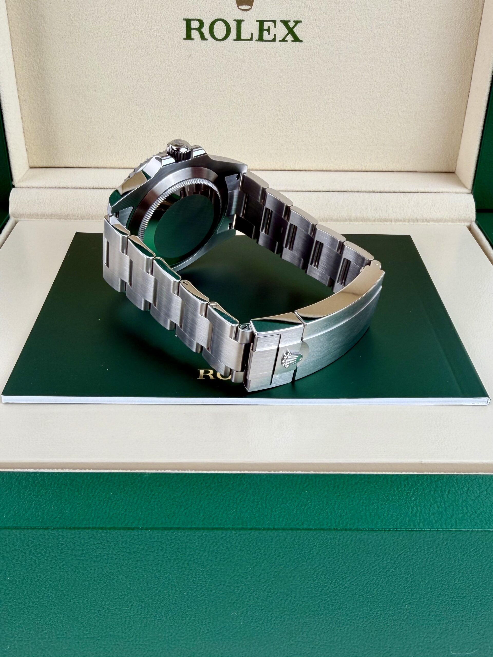 Rolex Submariner 124060 view 6