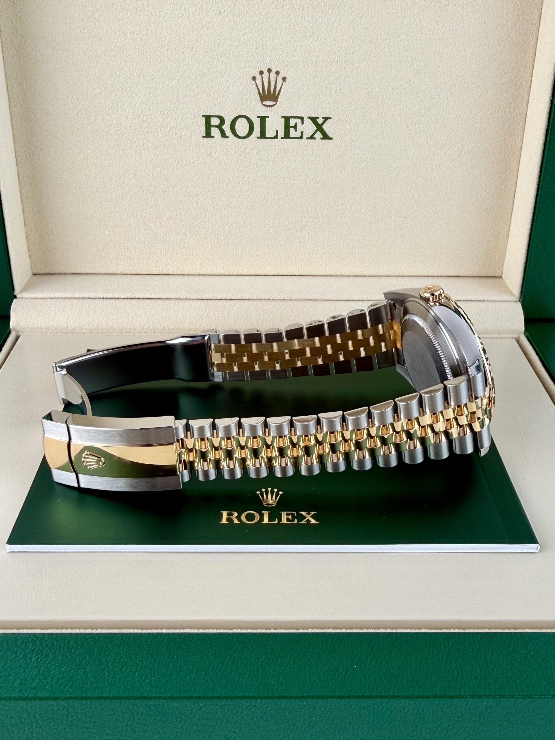 Rolex Datejust 126333 view 9
