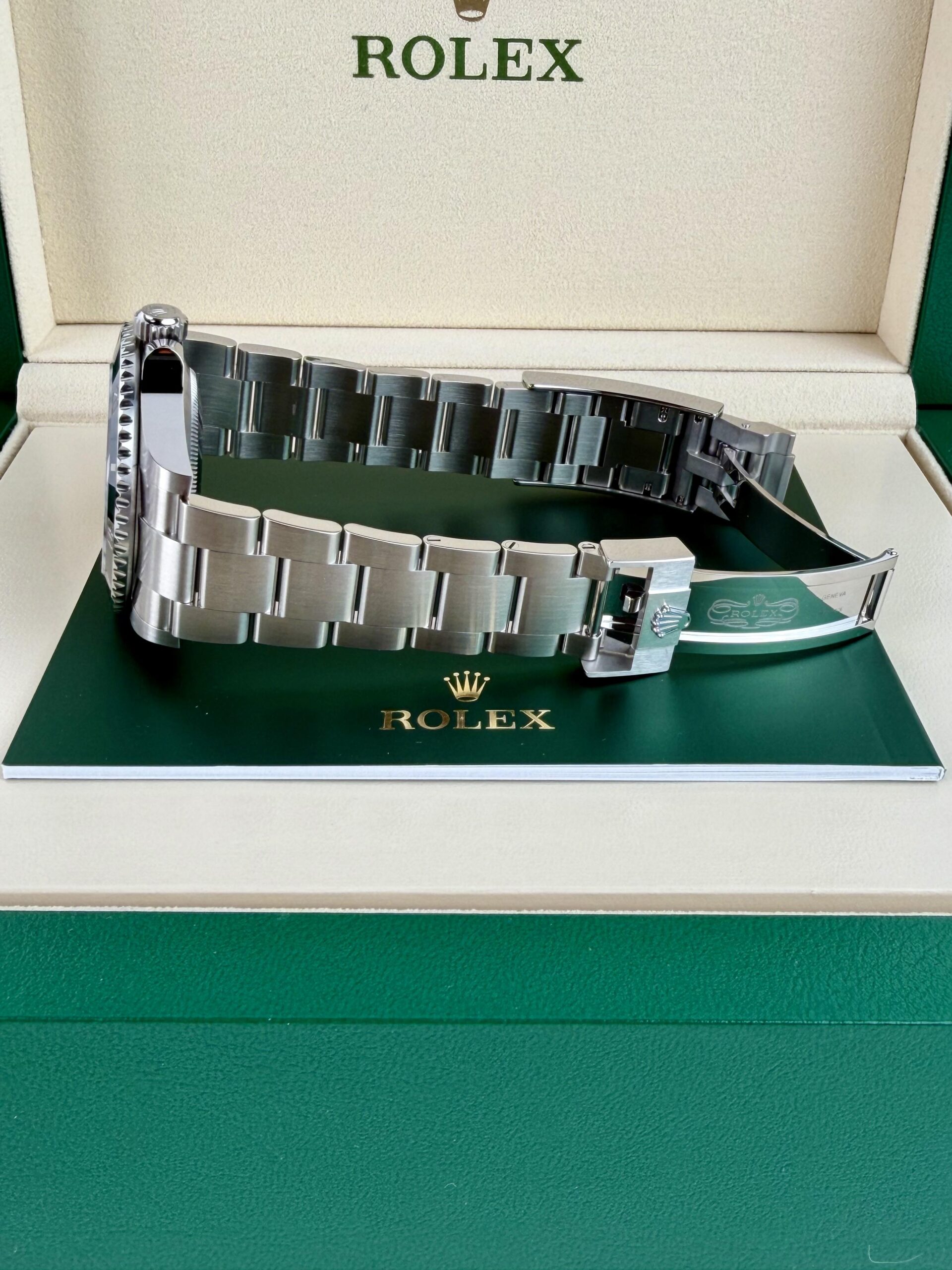 Rolex Submariner 124060 view 5