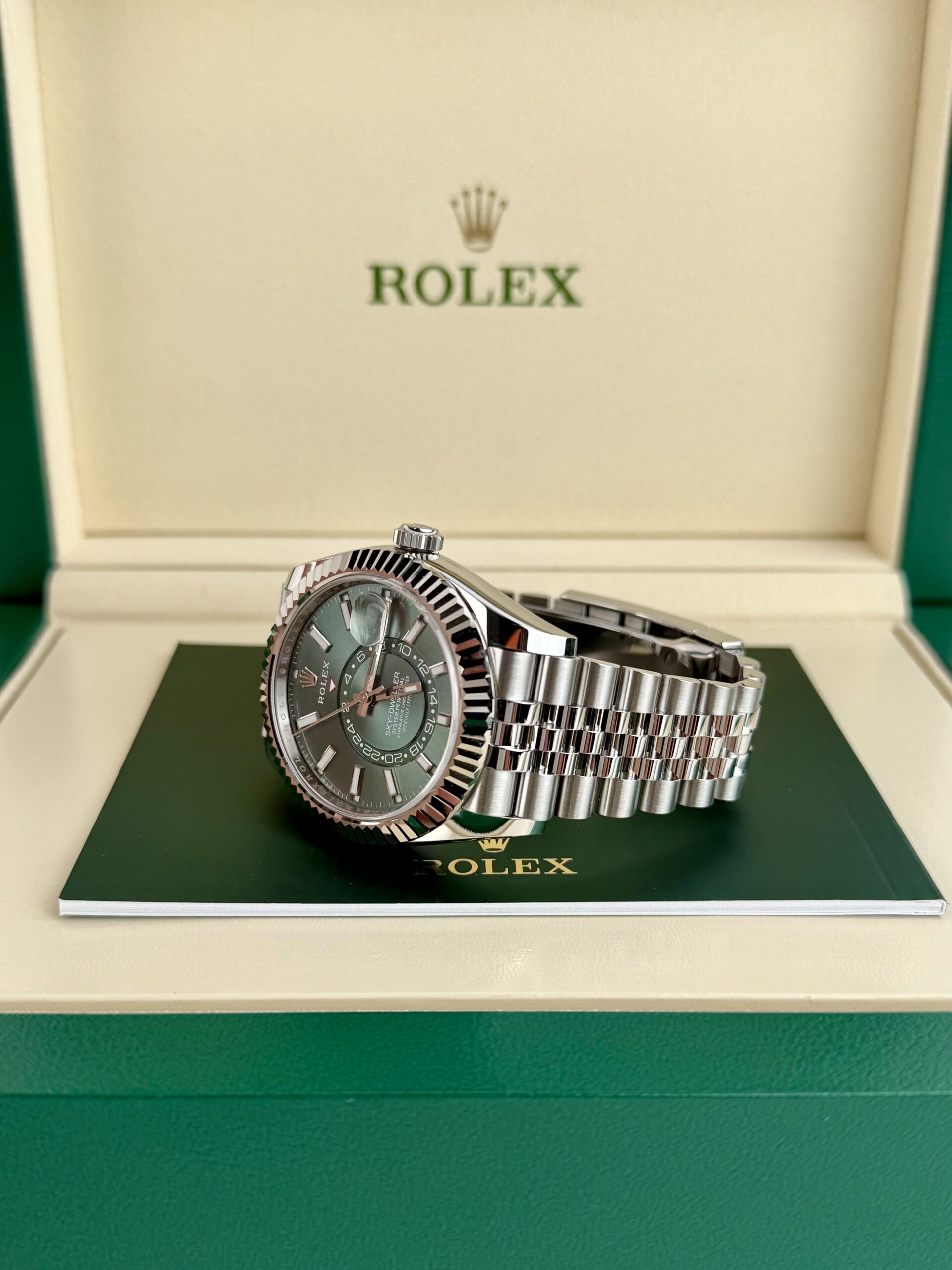 Rolex Sky-Dweller 336934 view 3
