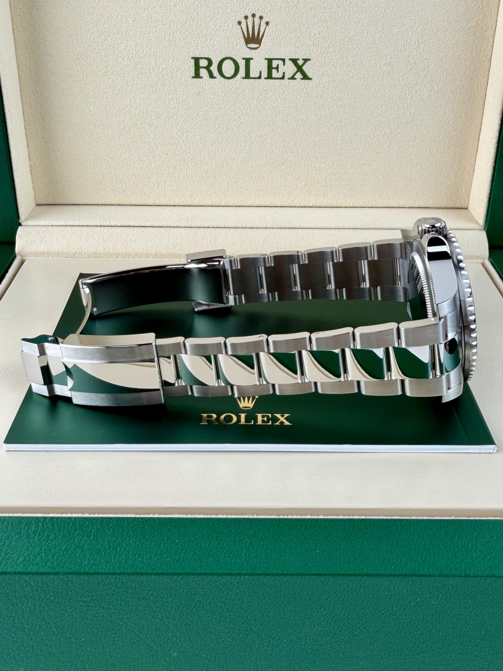 Rolex GMT-Master II 126710GRNR view 9
