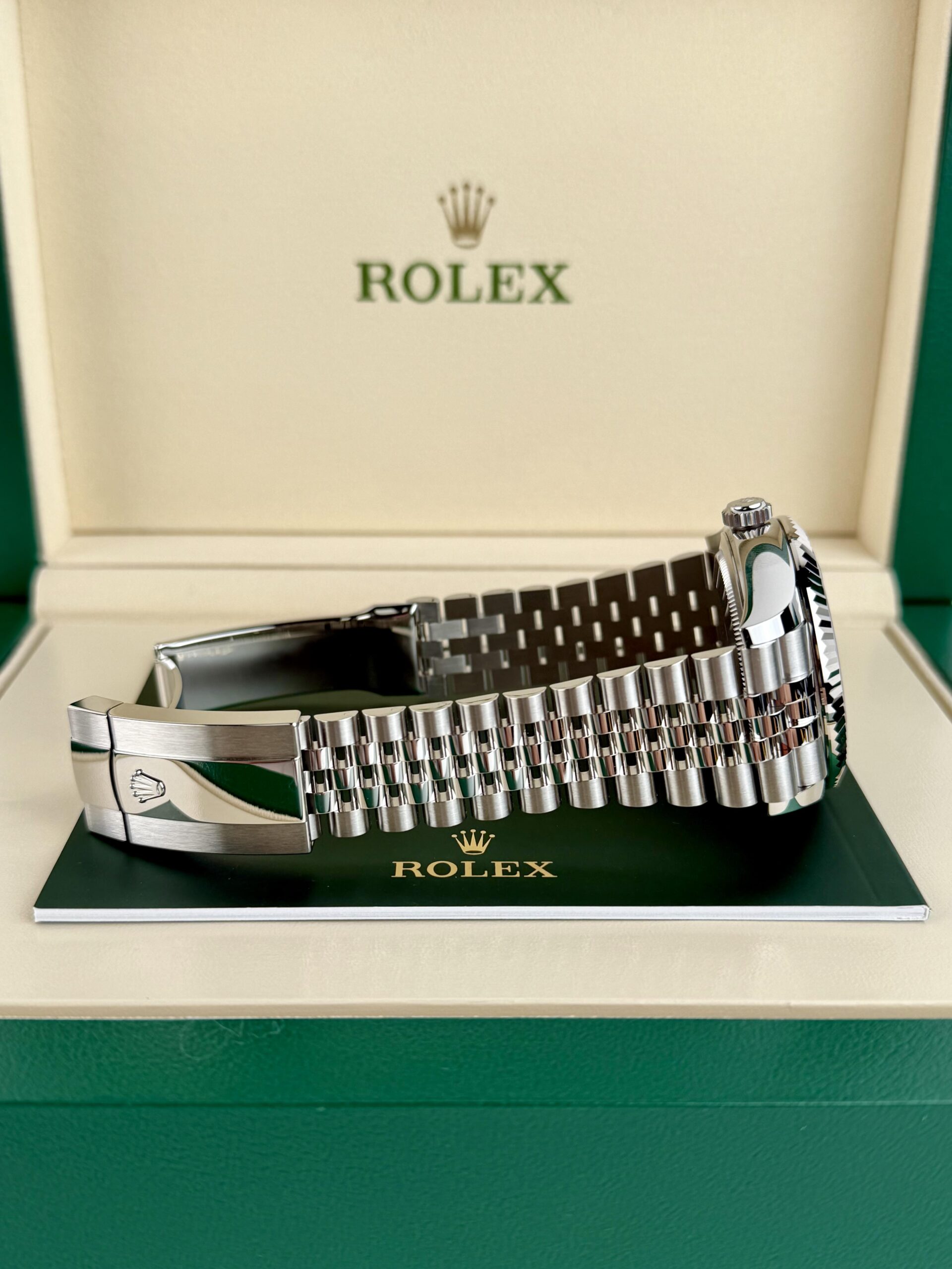 Rolex Sky-Dweller 336934 view 8