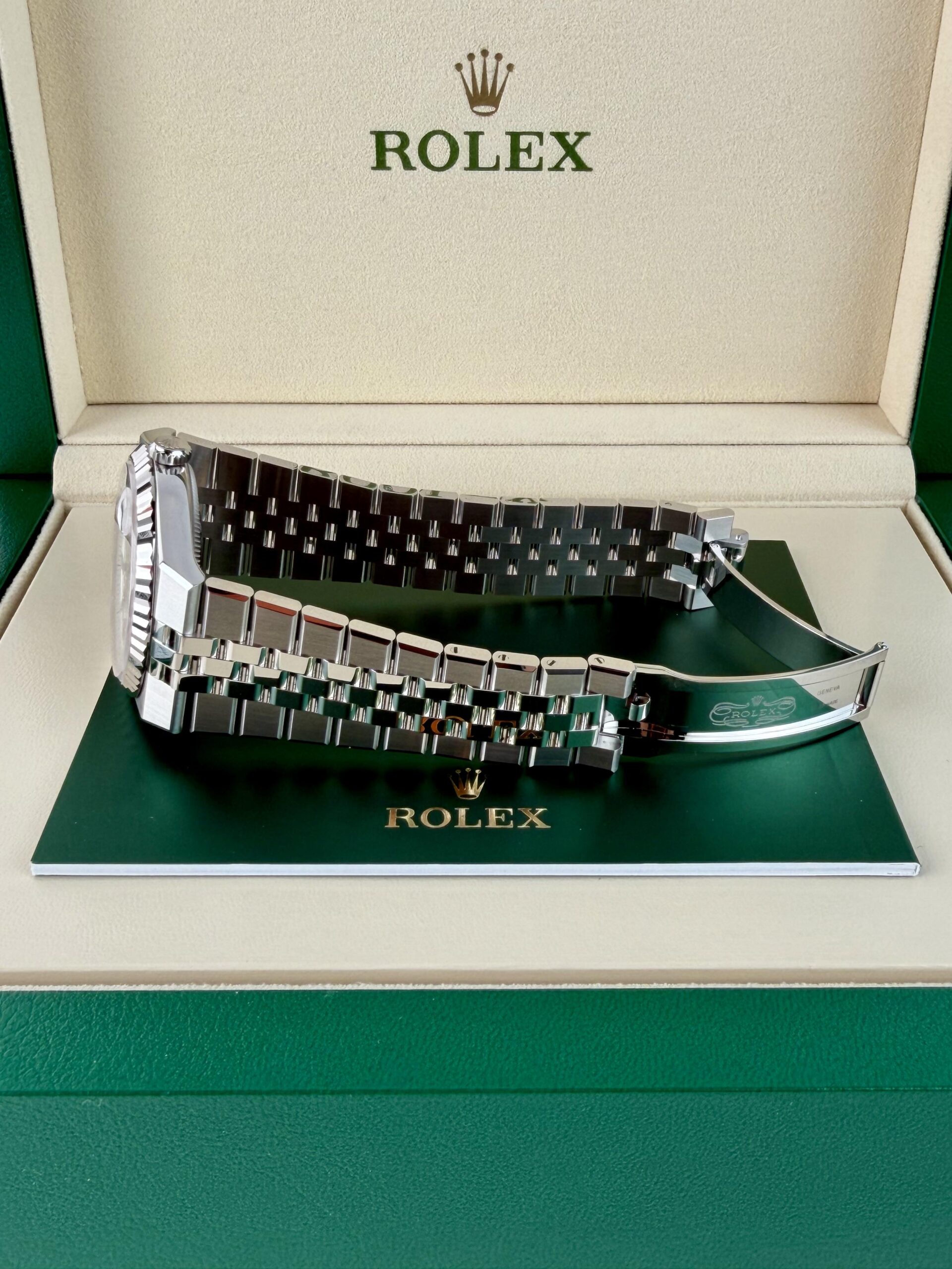 Rolex Land-Dweller 127334 view 5