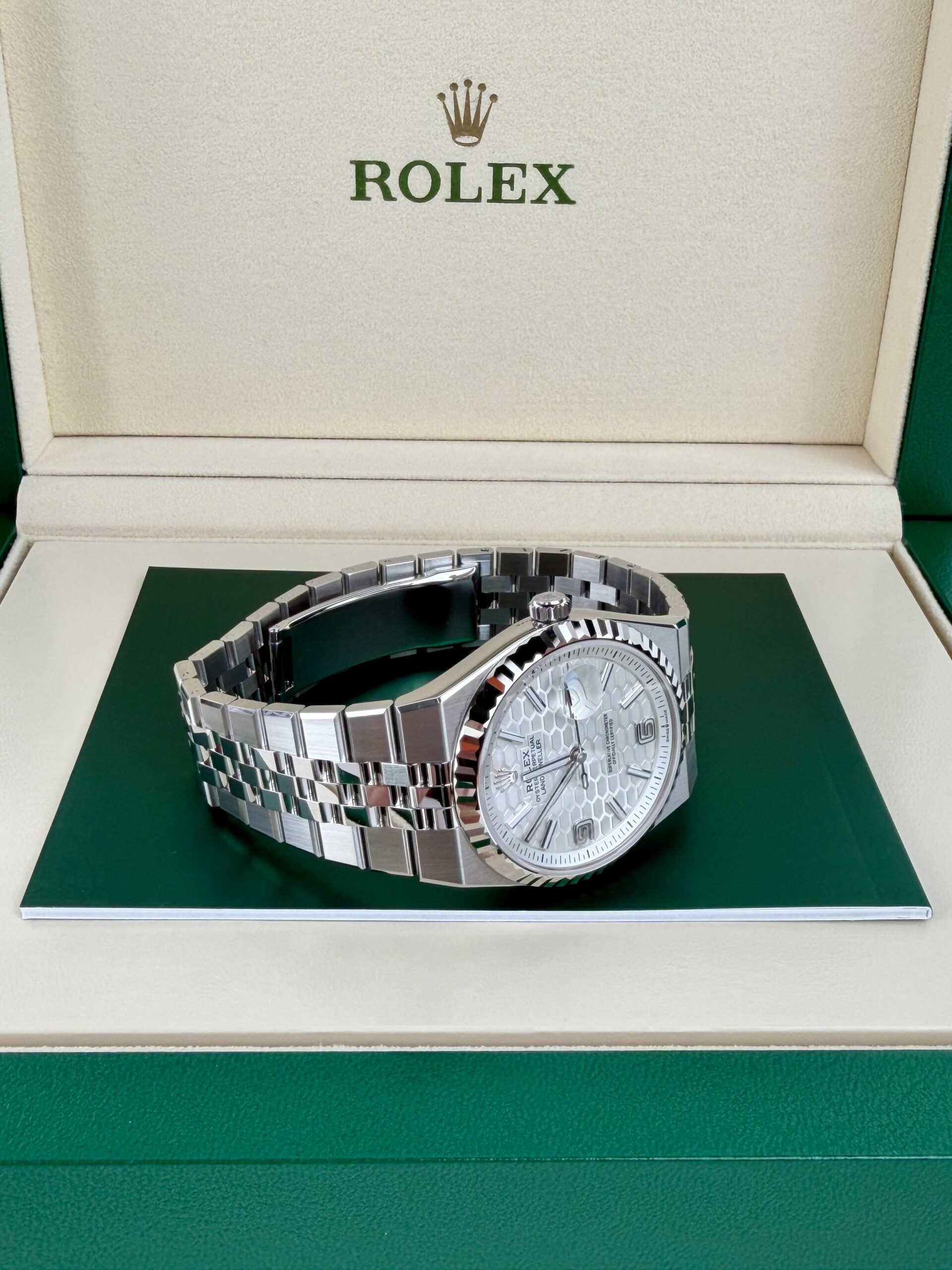 Rolex Land-Dweller 127234 view 10