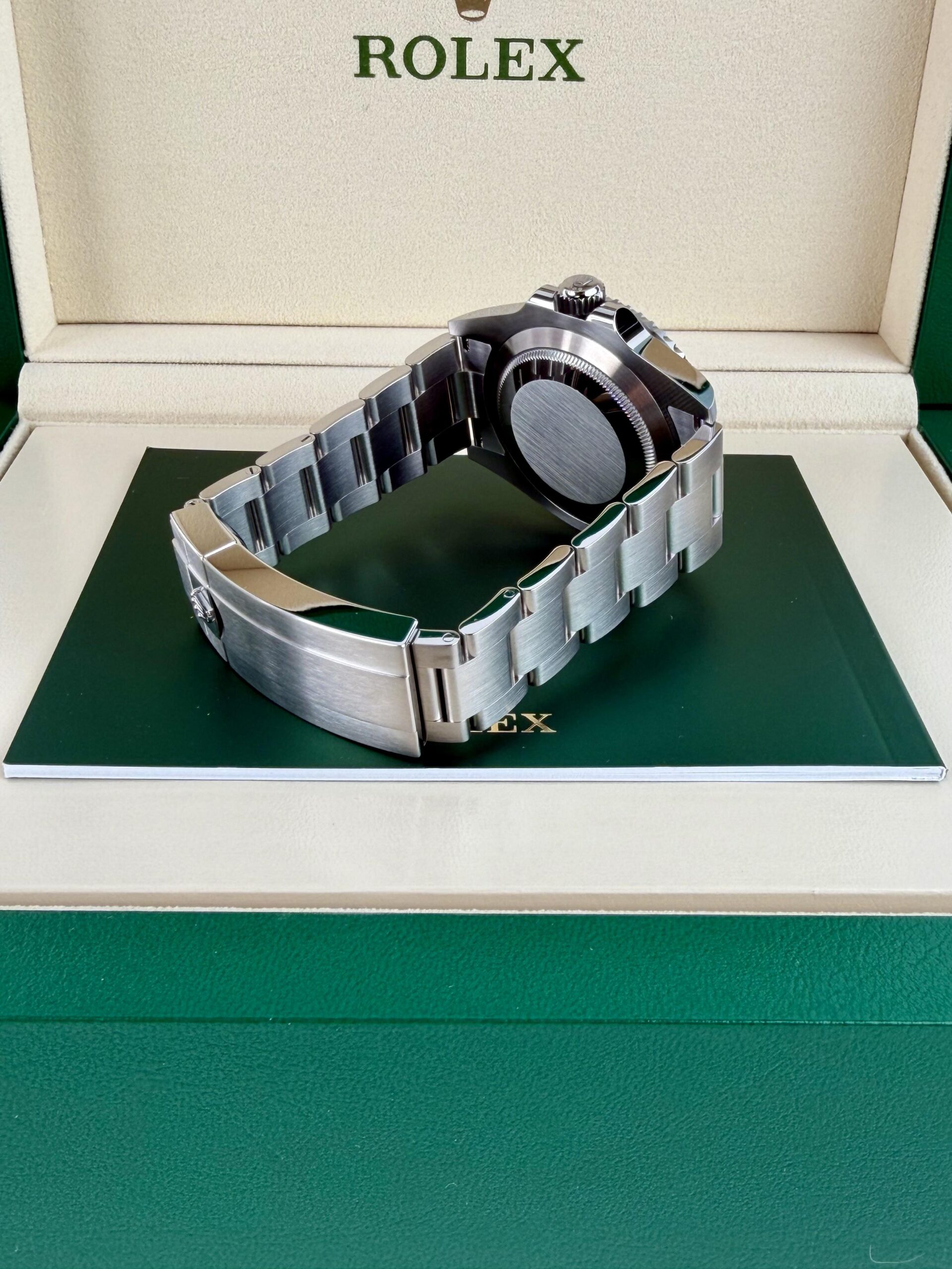 Rolex Submariner 124060 view 8