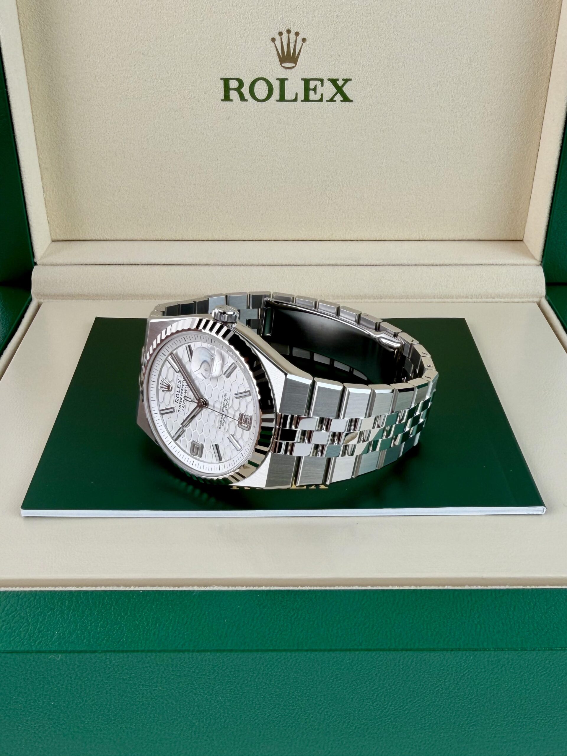Rolex Land-Dweller 127334 view 4